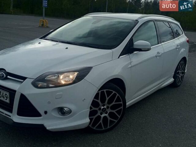 Білий Форд Фокус, об'ємом двигуна 1 л та пробігом 227 тис. км за 5200 $, фото 4 на Automoto.ua