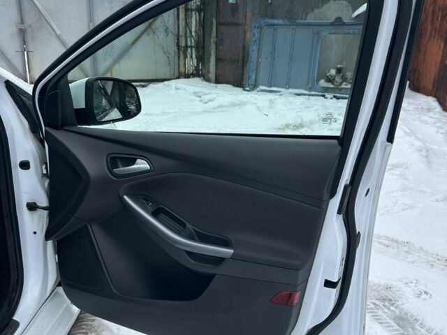 Білий Форд Фокус, об'ємом двигуна 1 л та пробігом 237 тис. км за 5500 $, фото 10 на Automoto.ua