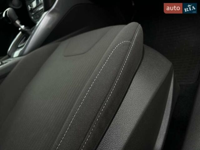 Білий Форд Фокус, об'ємом двигуна 1.6 л та пробігом 211 тис. км за 8750 $, фото 97 на Automoto.ua