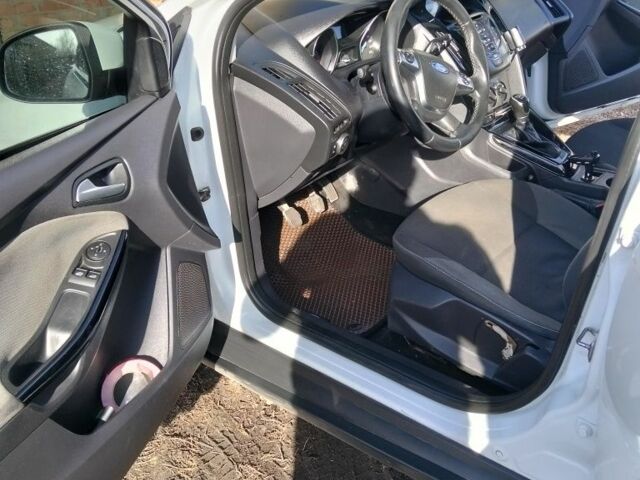 Білий Форд Фокус, об'ємом двигуна 0 л та пробігом 300 тис. км за 7600 $, фото 12 на Automoto.ua