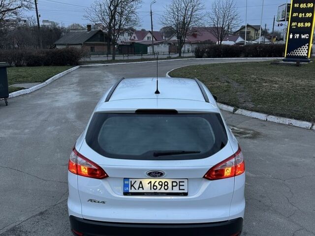 Белый Форд Фокус, объемом двигателя 2 л и пробегом 175 тыс. км за 7499 $, фото 4 на Automoto.ua