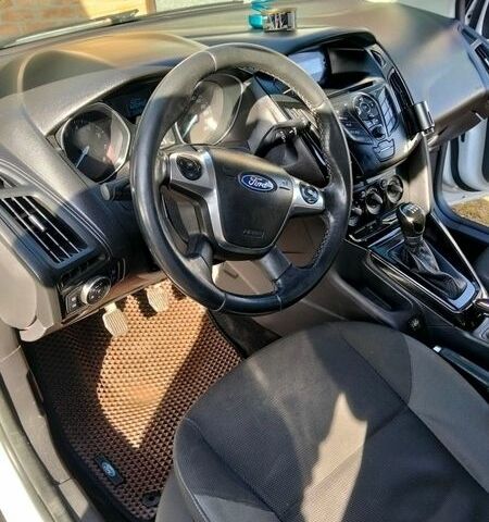 Белый Форд Фокус, объемом двигателя 1.6 л и пробегом 300 тыс. км за 7700 $, фото 9 на Automoto.ua