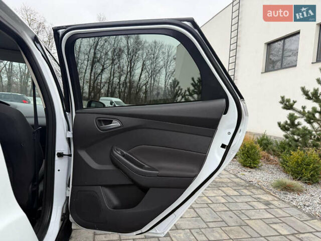 Белый Форд Фокус, объемом двигателя 1.6 л и пробегом 192 тыс. км за 7300 $, фото 30 на Automoto.ua