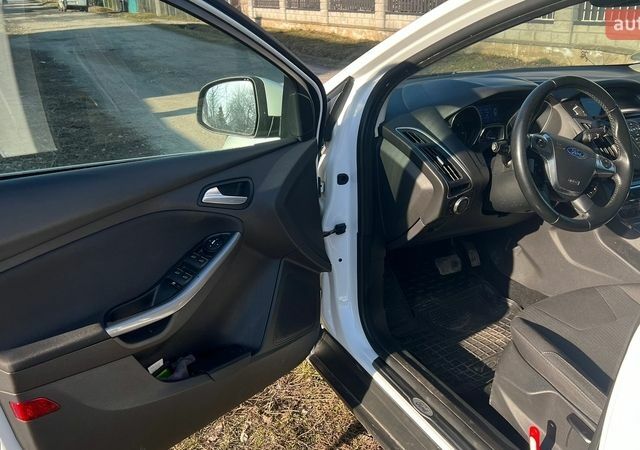 Белый Форд Фокус, объемом двигателя 2 л и пробегом 263 тыс. км за 6700 $, фото 11 на Automoto.ua