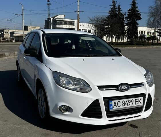 Белый Форд Фокус, объемом двигателя 1.6 л и пробегом 230 тыс. км за 6900 $, фото 4 на Automoto.ua