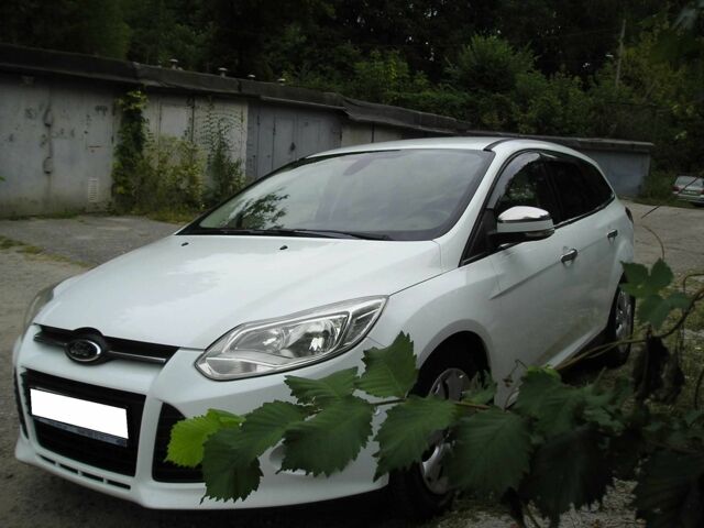 Білий Форд Фокус, об'ємом двигуна 2 л та пробігом 140 тис. км за 7796 $, фото 12 на Automoto.ua