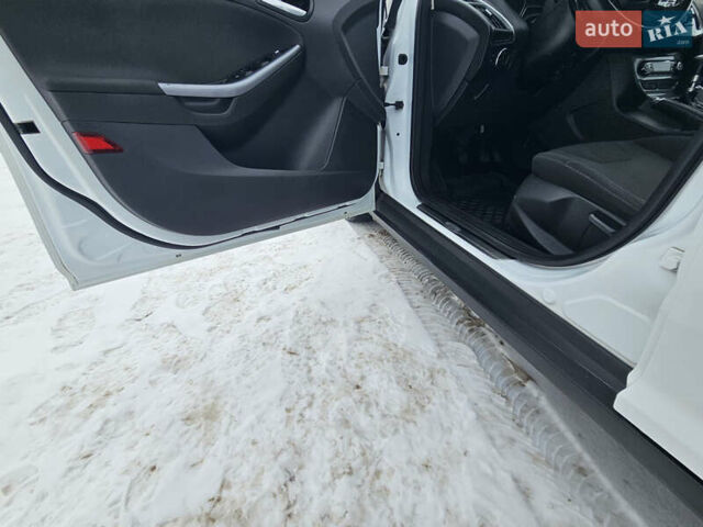 Белый Форд Фокус, объемом двигателя 1.6 л и пробегом 261 тыс. км за 7250 $, фото 28 на Automoto.ua