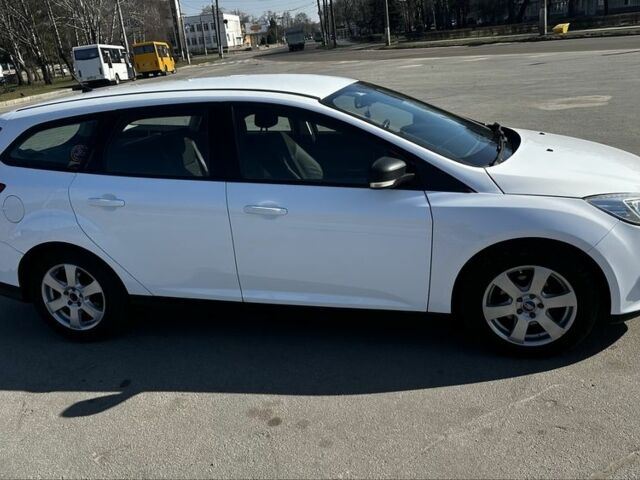 Белый Форд Фокус, объемом двигателя 1.6 л и пробегом 230 тыс. км за 6900 $, фото 6 на Automoto.ua