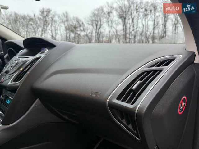 Белый Форд Фокус, объемом двигателя 1.6 л и пробегом 192 тыс. км за 7300 $, фото 27 на Automoto.ua