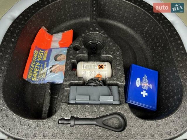 Білий Форд Фокус, об'ємом двигуна 1.6 л та пробігом 211 тис. км за 8750 $, фото 139 на Automoto.ua