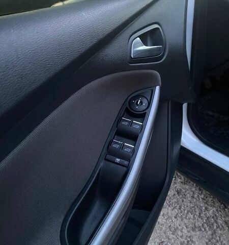 Белый Форд Фокус, объемом двигателя 1.56 л и пробегом 184 тыс. км за 6999 $, фото 9 на Automoto.ua