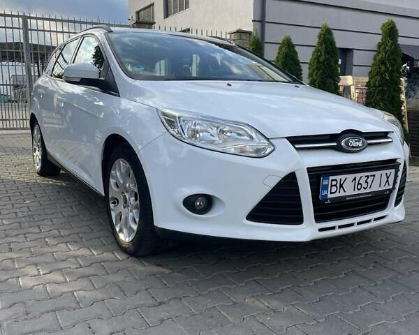Білий Форд Фокус, об'ємом двигуна 1.56 л та пробігом 220 тис. км за 8499 $, фото 6 на Automoto.ua