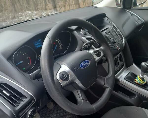 Белый Форд Фокус, объемом двигателя 1.6 л и пробегом 293 тыс. км за 8100 $, фото 8 на Automoto.ua