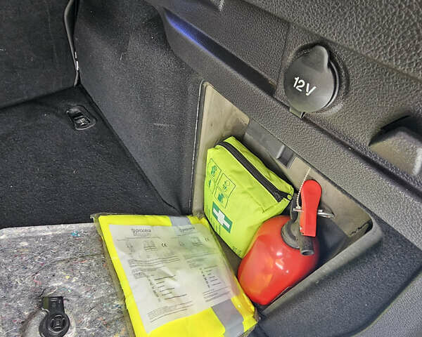 Белый Форд Фокус, объемом двигателя 1.6 л и пробегом 261 тыс. км за 7250 $, фото 36 на Automoto.ua