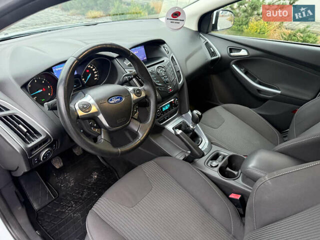 Белый Форд Фокус, объемом двигателя 1.6 л и пробегом 192 тыс. км за 7300 $, фото 12 на Automoto.ua