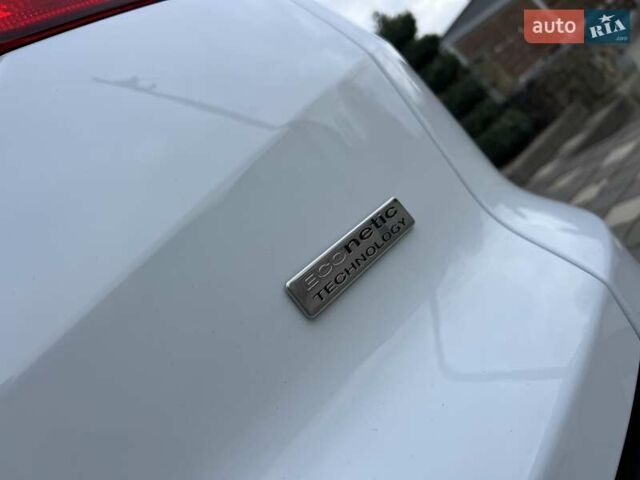 Білий Форд Фокус, об'ємом двигуна 1.6 л та пробігом 211 тис. км за 8750 $, фото 66 на Automoto.ua