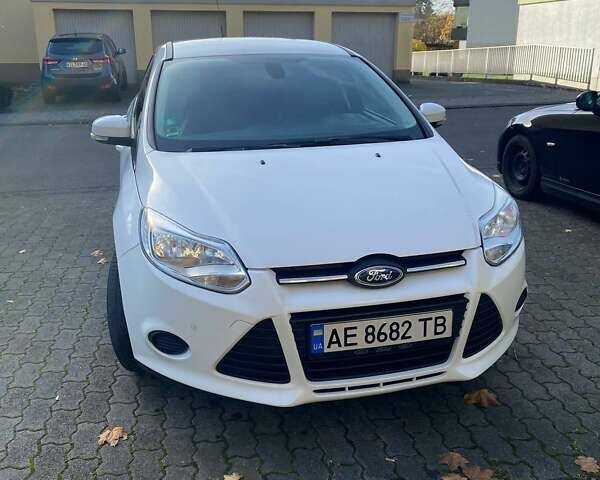 Белый Форд Фокус, объемом двигателя 1.56 л и пробегом 240 тыс. км за 6200 $, фото 1 на Automoto.ua