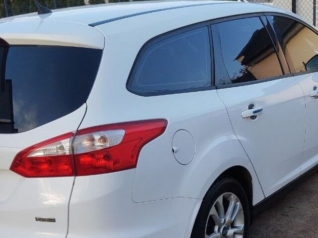 Білий Форд Фокус, об'ємом двигуна 1.56 л та пробігом 230 тис. км за 7000 $, фото 3 на Automoto.ua