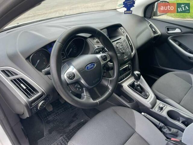Білий Форд Фокус, об'ємом двигуна 1.56 л та пробігом 220 тис. км за 8499 $, фото 3 на Automoto.ua