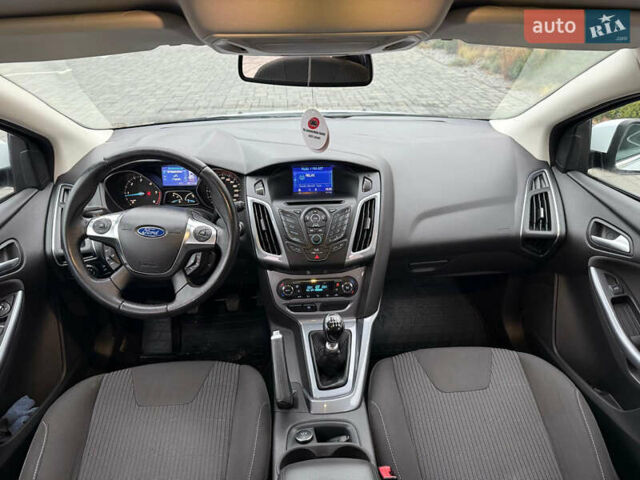 Белый Форд Фокус, объемом двигателя 1.6 л и пробегом 192 тыс. км за 7300 $, фото 11 на Automoto.ua