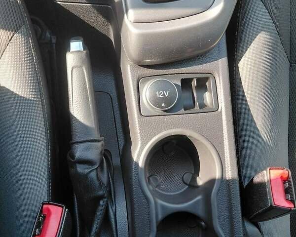 Білий Форд Фокус, об'ємом двигуна 1.6 л та пробігом 240 тис. км за 6950 $, фото 9 на Automoto.ua