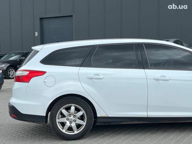 Білий Форд Фокус, об'ємом двигуна 1.6 л та пробігом 263 тис. км за 6790 $, фото 4 на Automoto.ua