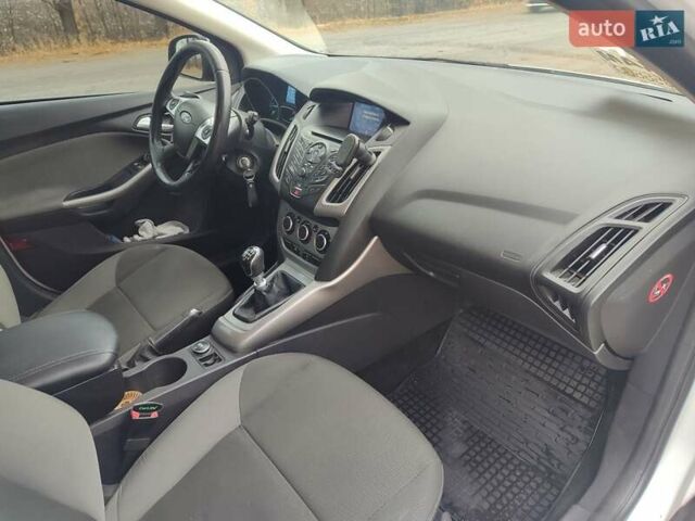 Білий Форд Фокус, об'ємом двигуна 1.6 л та пробігом 210 тис. км за 8000 $, фото 10 на Automoto.ua