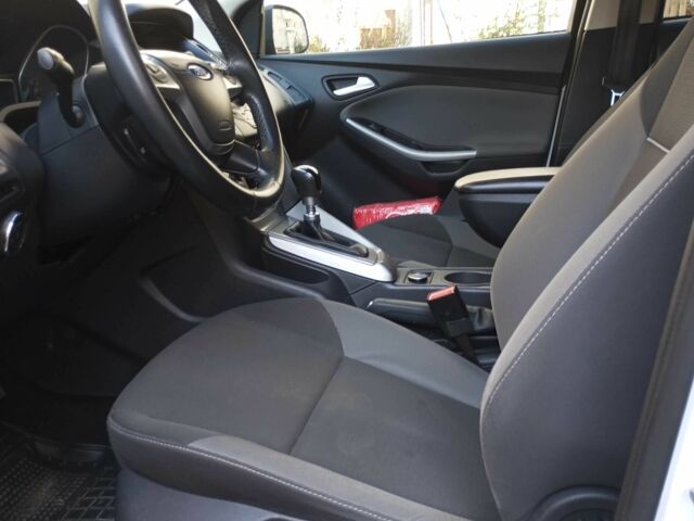 Белый Форд Фокус, объемом двигателя 1.6 л и пробегом 283 тыс. км за 8000 $, фото 4 на Automoto.ua