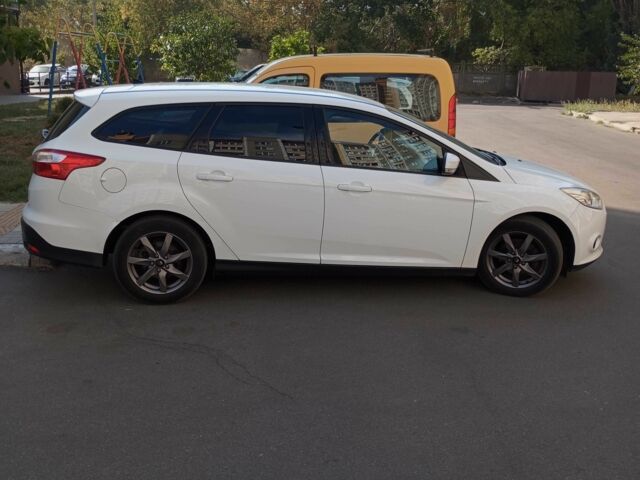 Белый Форд Фокус, объемом двигателя 1.6 л и пробегом 283 тыс. км за 8000 $, фото 1 на Automoto.ua