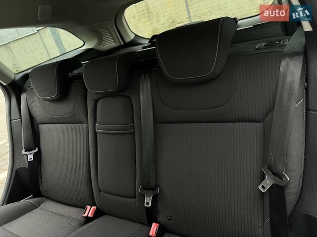 Білий Форд Фокус, об'ємом двигуна 1.6 л та пробігом 211 тис. км за 8750 $, фото 83 на Automoto.ua