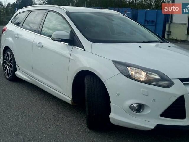 Білий Форд Фокус, об'ємом двигуна 1 л та пробігом 227 тис. км за 5200 $, фото 3 на Automoto.ua