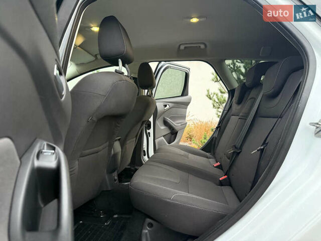 Белый Форд Фокус, объемом двигателя 1.6 л и пробегом 192 тыс. км за 7300 $, фото 28 на Automoto.ua