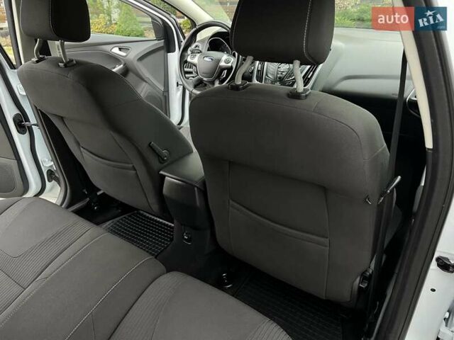 Білий Форд Фокус, об'ємом двигуна 1.6 л та пробігом 211 тис. км за 8750 $, фото 87 на Automoto.ua