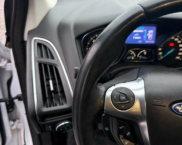 Белый Форд Фокус, объемом двигателя 1.6 л и пробегом 192 тыс. км за 7300 $, фото 13 на Automoto.ua