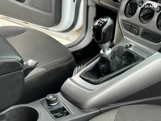 Білий Форд Фокус, об'ємом двигуна 1.6 л та пробігом 263 тис. км за 6790 $, фото 37 на Automoto.ua