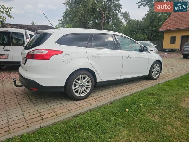 Белый Форд Фокус, объемом двигателя 1.6 л и пробегом 243 тыс. км за 8300 $, фото 6 на Automoto.ua
