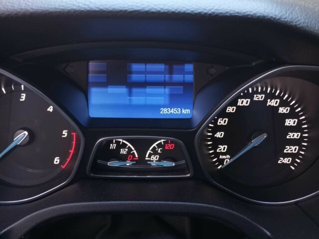 Белый Форд Фокус, объемом двигателя 1.6 л и пробегом 283 тыс. км за 8000 $, фото 7 на Automoto.ua