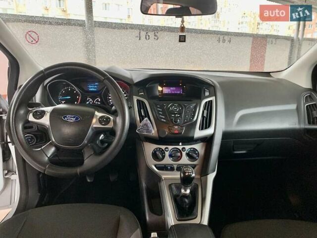 Білий Форд Фокус, об'ємом двигуна 1.6 л та пробігом 252 тис. км за 6400 $, фото 11 на Automoto.ua