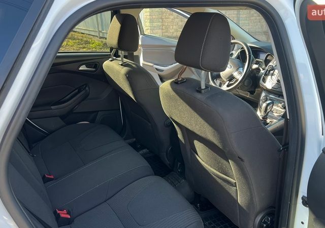 Белый Форд Фокус, объемом двигателя 2 л и пробегом 263 тыс. км за 6700 $, фото 14 на Automoto.ua