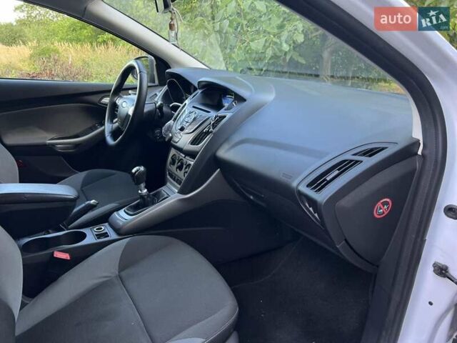 Білий Форд Фокус, об'ємом двигуна 1.56 л та пробігом 253 тис. км за 6300 $, фото 9 на Automoto.ua