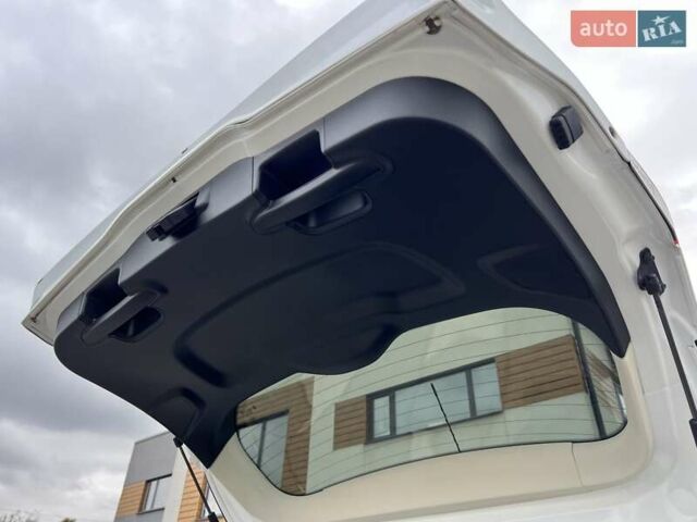 Білий Форд Фокус, об'ємом двигуна 1.6 л та пробігом 211 тис. км за 8750 $, фото 138 на Automoto.ua