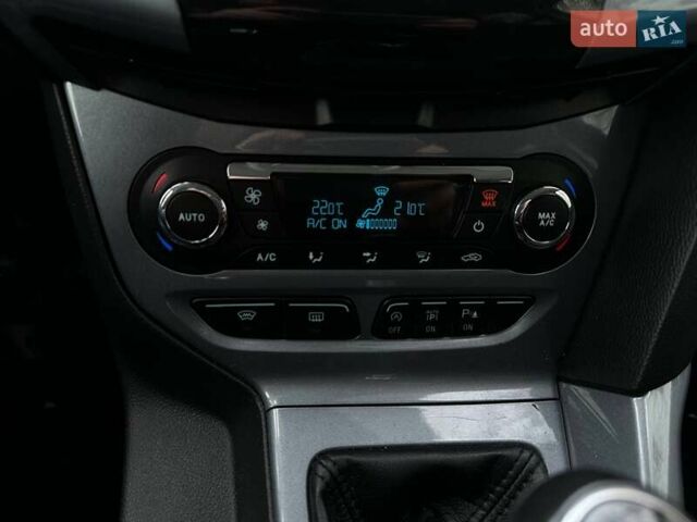 Белый Форд Фокус, объемом двигателя 1 л и пробегом 113 тыс. км за 7600 $, фото 42 на Automoto.ua