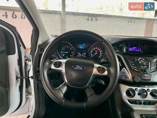 Білий Форд Фокус, об'ємом двигуна 1.6 л та пробігом 252 тис. км за 6400 $, фото 19 на Automoto.ua