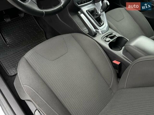 Білий Форд Фокус, об'ємом двигуна 1.6 л та пробігом 211 тис. км за 8750 $, фото 73 на Automoto.ua