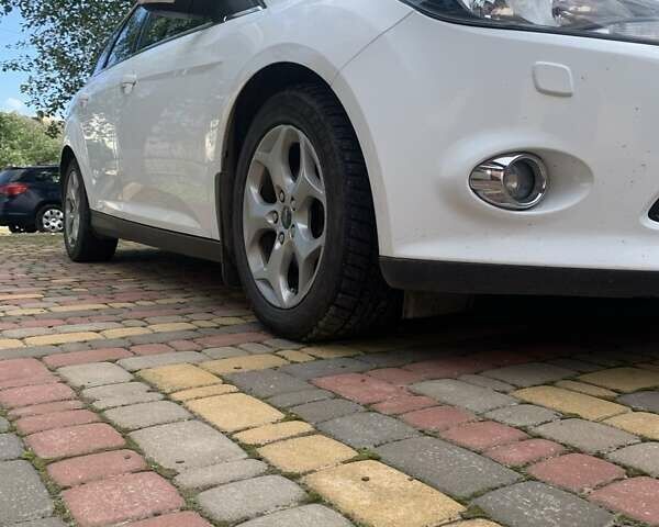 Белый Форд Фокус, объемом двигателя 1.6 л и пробегом 203 тыс. км за 7999 $, фото 13 на Automoto.ua