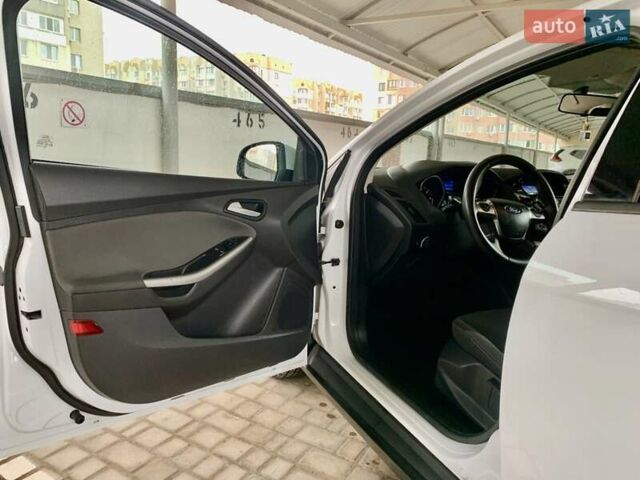 Білий Форд Фокус, об'ємом двигуна 1.6 л та пробігом 252 тис. км за 6400 $, фото 18 на Automoto.ua