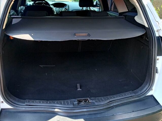 Белый Форд Фокус, объемом двигателя 1.6 л и пробегом 233 тыс. км за 7667 $, фото 8 на Automoto.ua