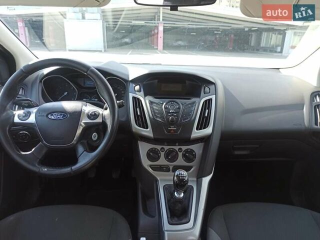 Белый Форд Фокус, объемом двигателя 1.56 л и пробегом 254 тыс. км за 6999 $, фото 8 на Automoto.ua