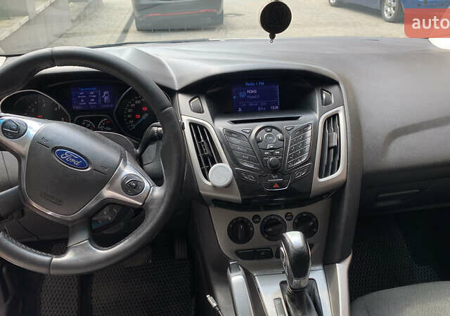 Белый Форд Фокус, объемом двигателя 2 л и пробегом 227 тыс. км за 7500 $, фото 9 на Automoto.ua