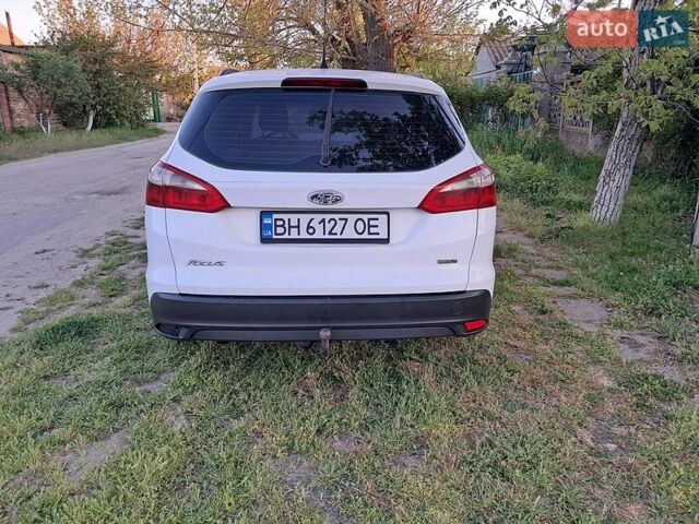Белый Форд Фокус, объемом двигателя 1.56 л и пробегом 370 тыс. км за 3300 $, фото 3 на Automoto.ua